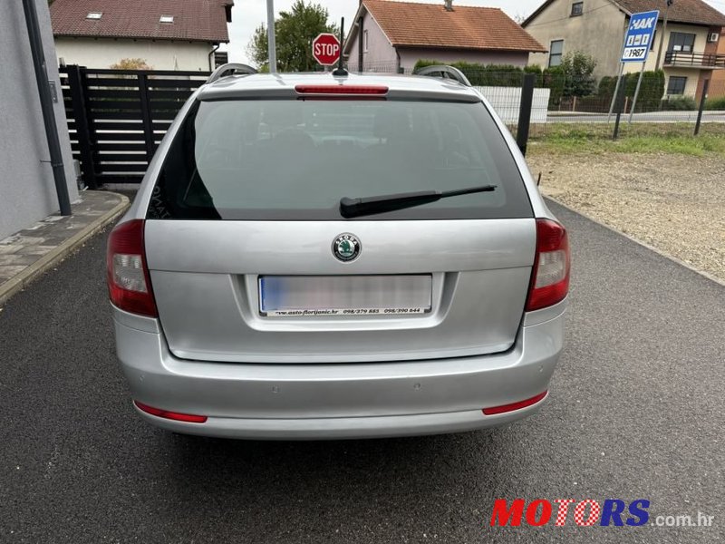 2013' Skoda Octavia Combi photo #4