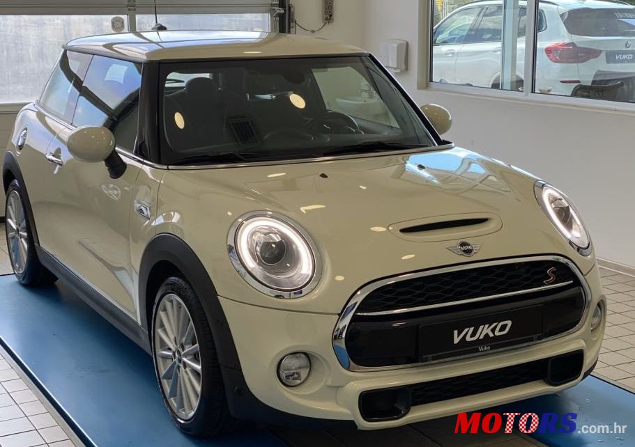 2018' MINI Cooper Cooper S photo #1