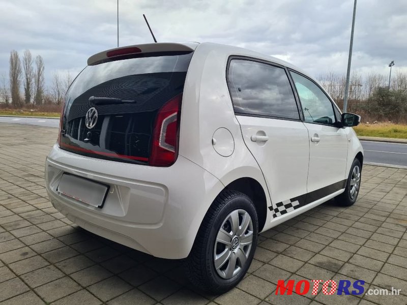 2015' Volkswagen Up! 1,0 Up! photo #5