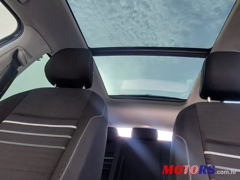 2015' Volkswagen Golf VII Variant photo #1