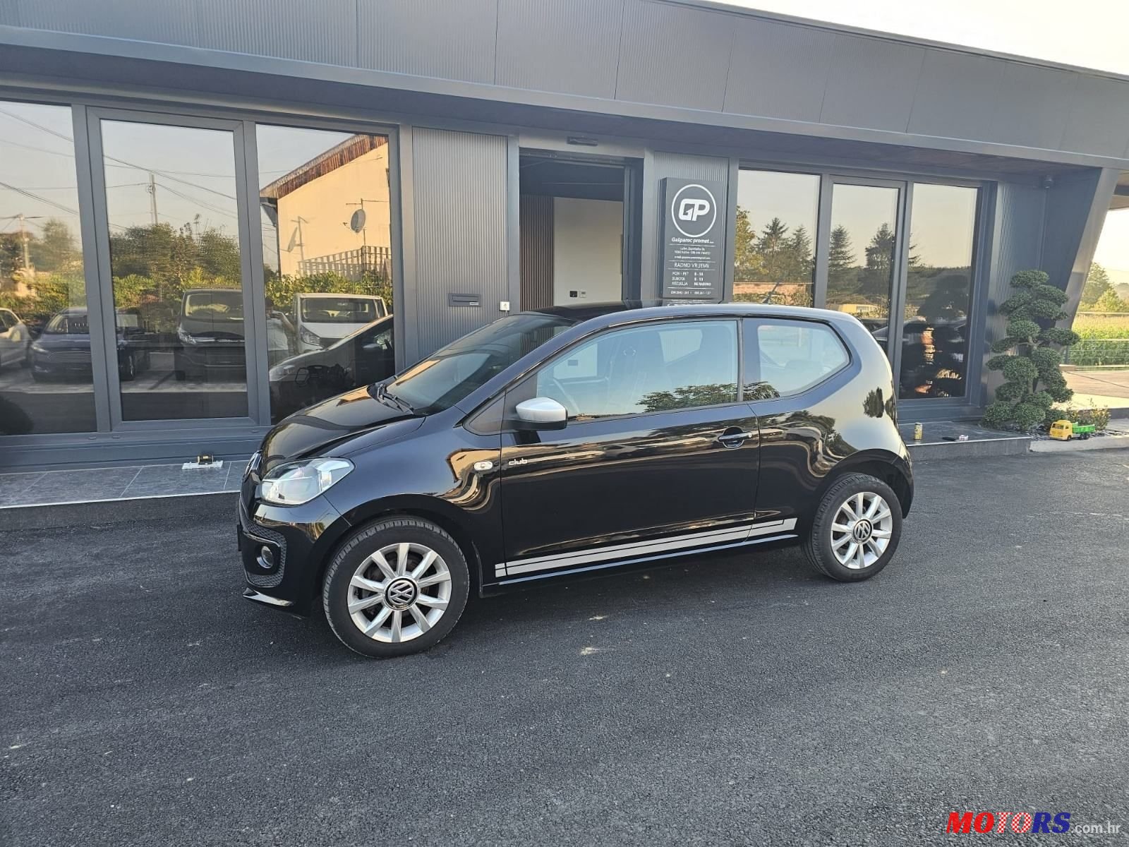 2015' Volkswagen Up! 1,0 Up! photo #1