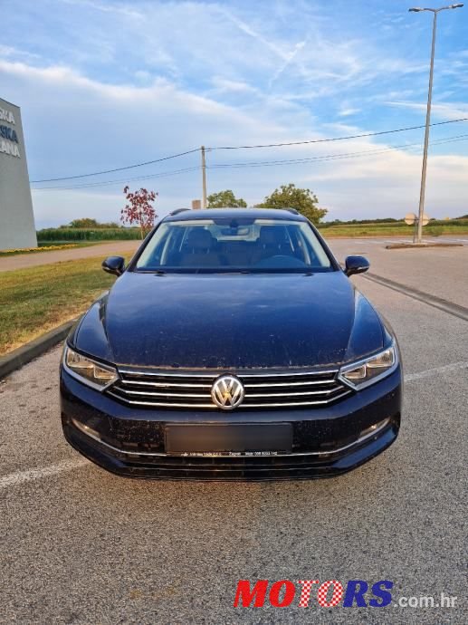 2019' Volkswagen Passat Variant photo #1