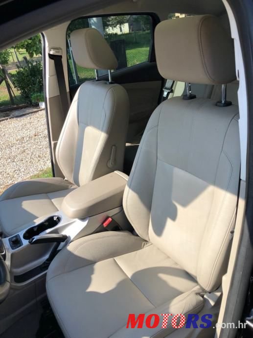 2013' Ford C-MAX photo #6