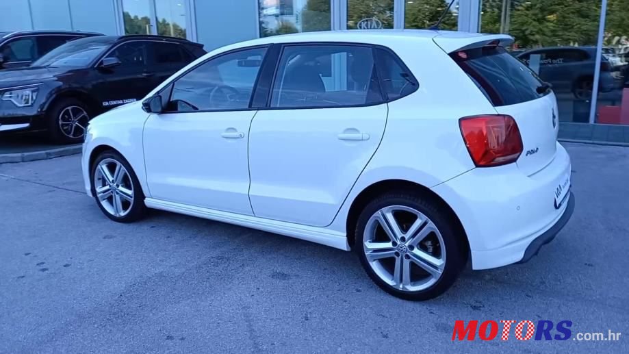 2017' Volkswagen Polo photo #5