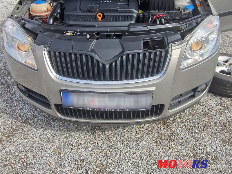 2009' Skoda Fabia Combi photo #2