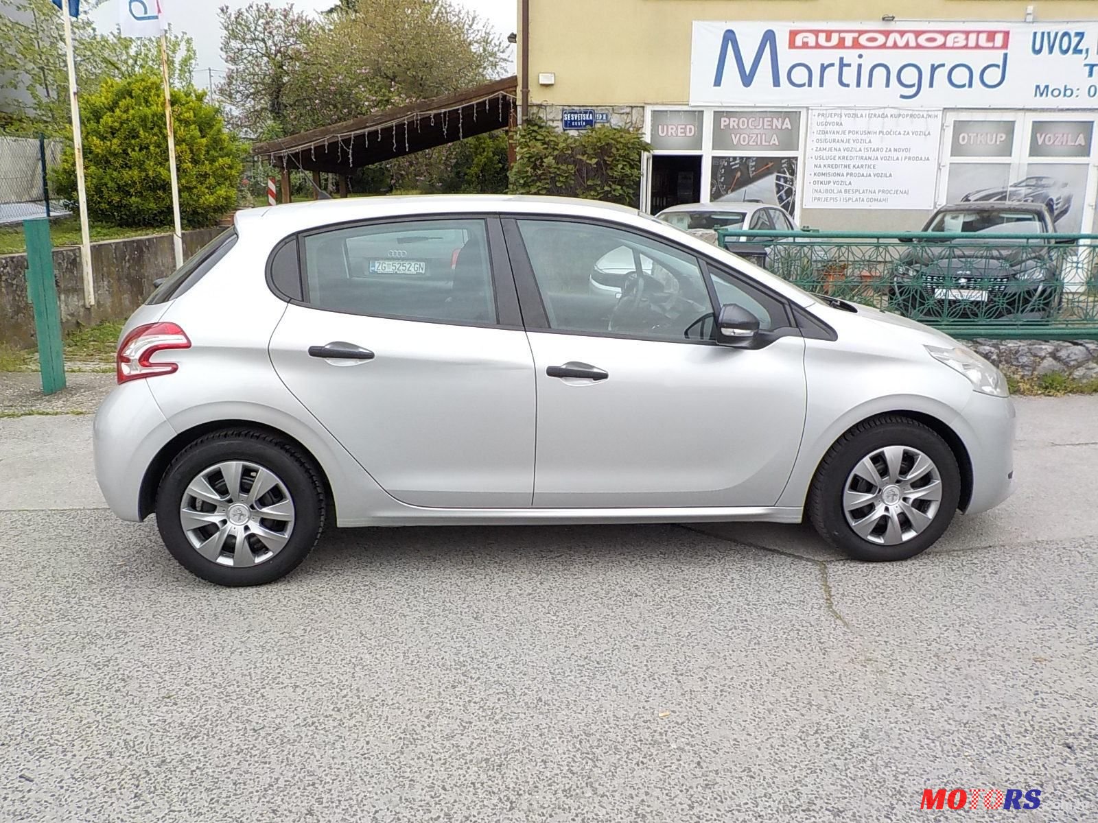 2014' Peugeot 208 photo #6