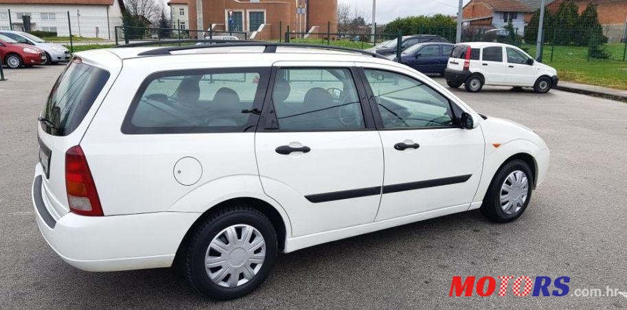 2002' Ford Focus Karavan 1,8 photo #2