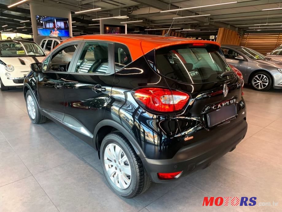 2015' Renault Captur photo #5