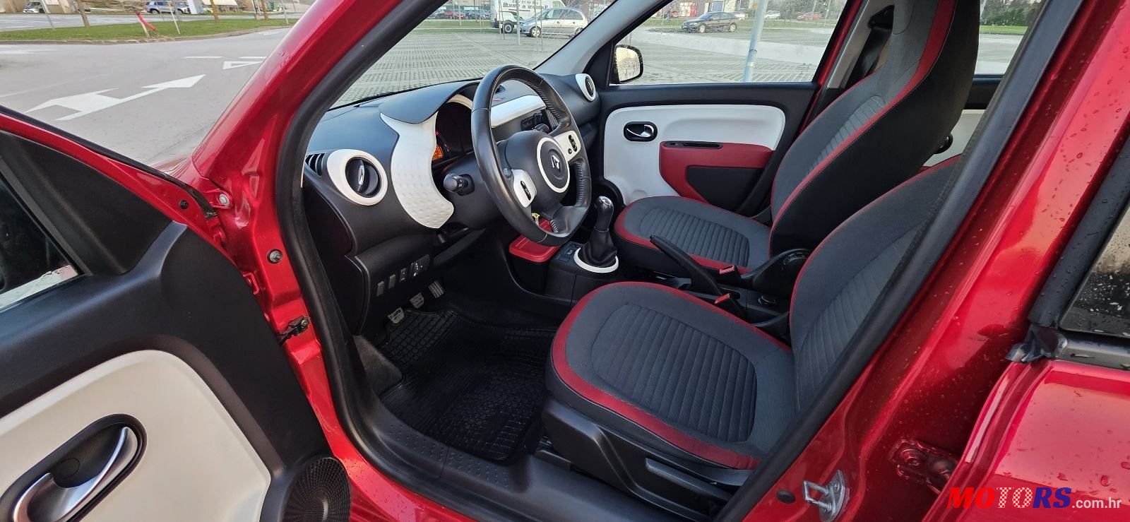 2015' Renault Twingo Sce photo #5