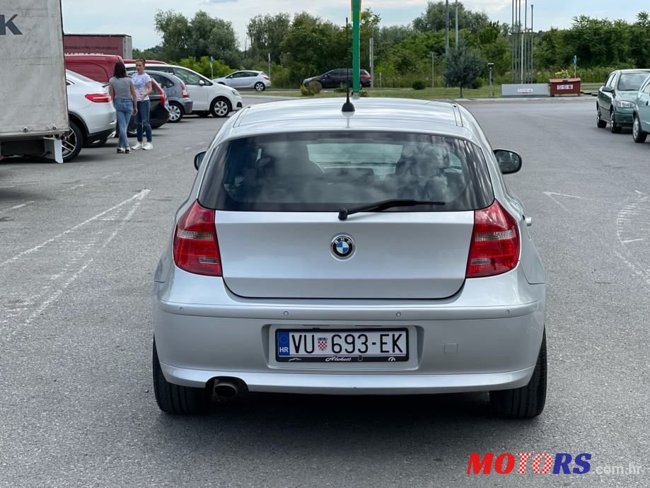 2010' BMW Serija 1 118D photo #6