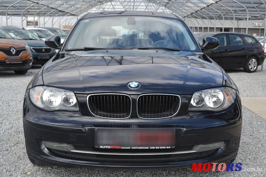 2011' BMW Serija 1 118D photo #2