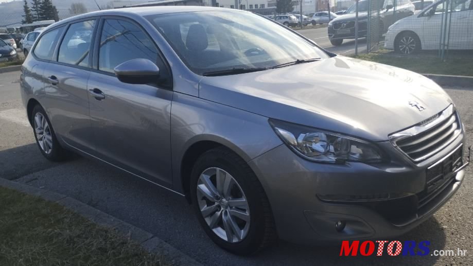 2015' Peugeot 308 1,2 photo #2