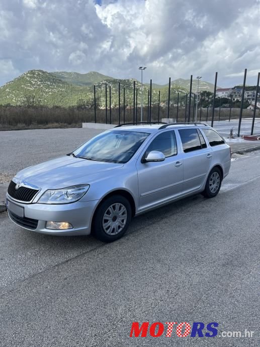 2011' Skoda Octavia Combi photo #2