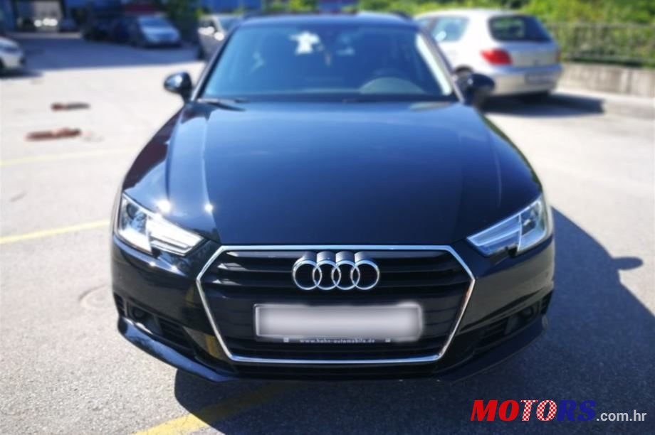 2016' Audi A4 Avant photo #6