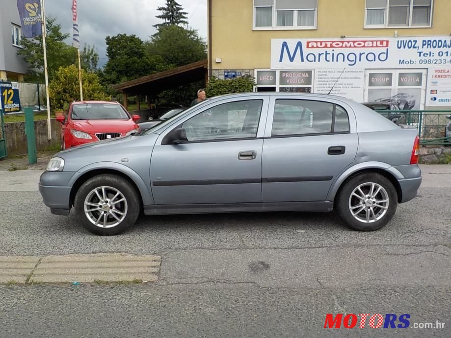 2008' Opel Astra photo #6