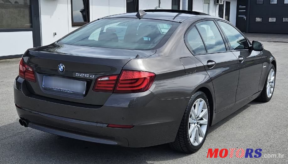2013' BMW Serija 5 525D photo #5