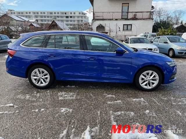 2021' Skoda Octavia Combi photo #3