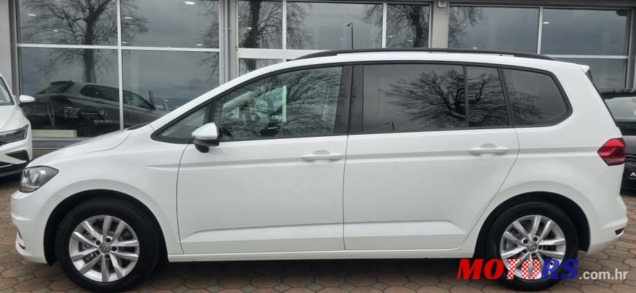 2015' Volkswagen Touran 2,0 Tdi photo #3