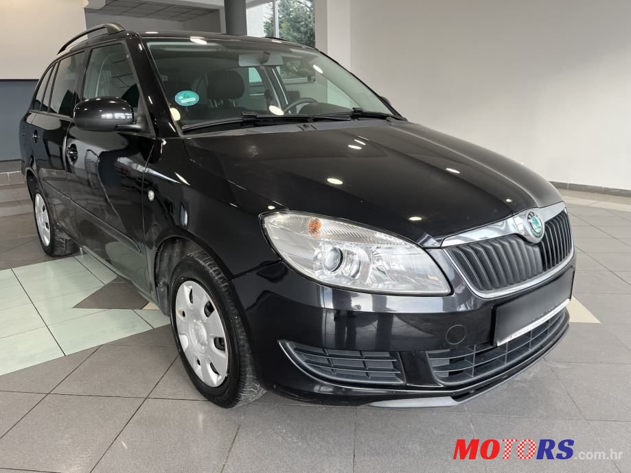 2012' Skoda Fabia Combi photo #3