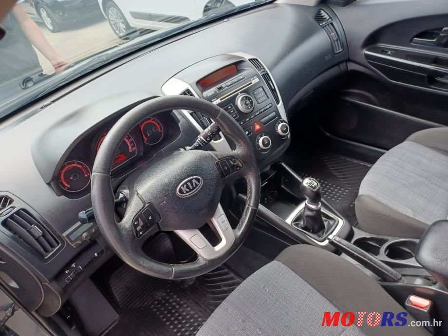 2011' Kia Ceed 1,6 Crdi photo #5