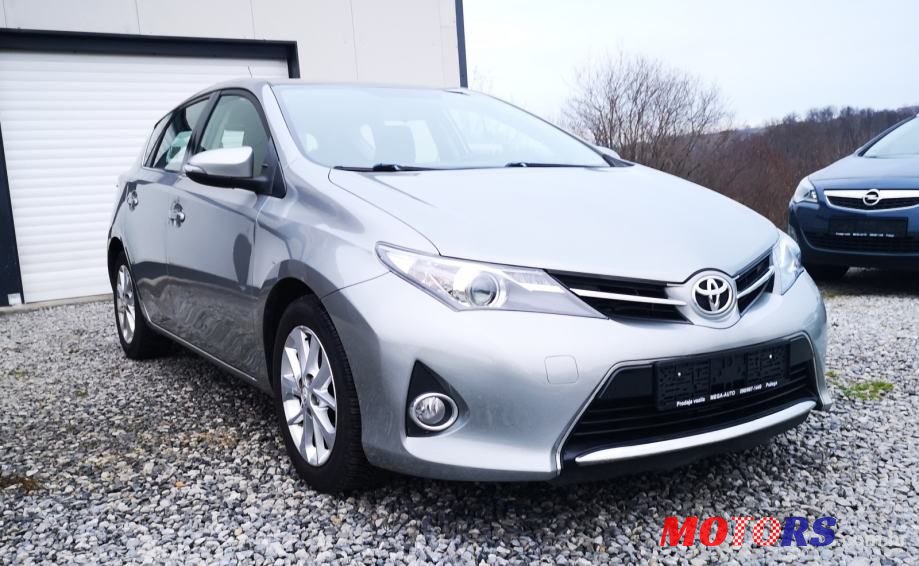 2013' Toyota Auris 2,0 D-4D photo #1