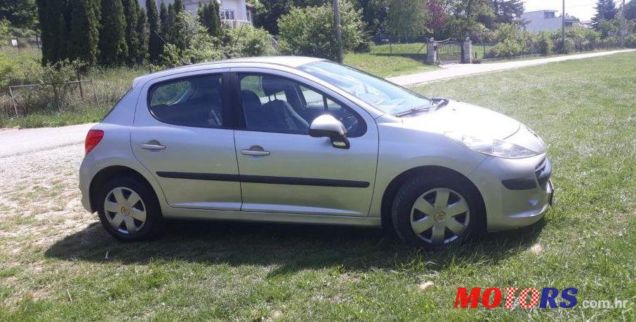 2007' Peugeot 207 1,4 photo #1