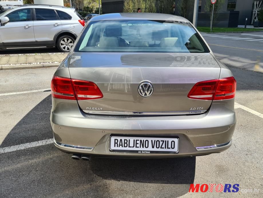 2012' Volkswagen Passat photo #4