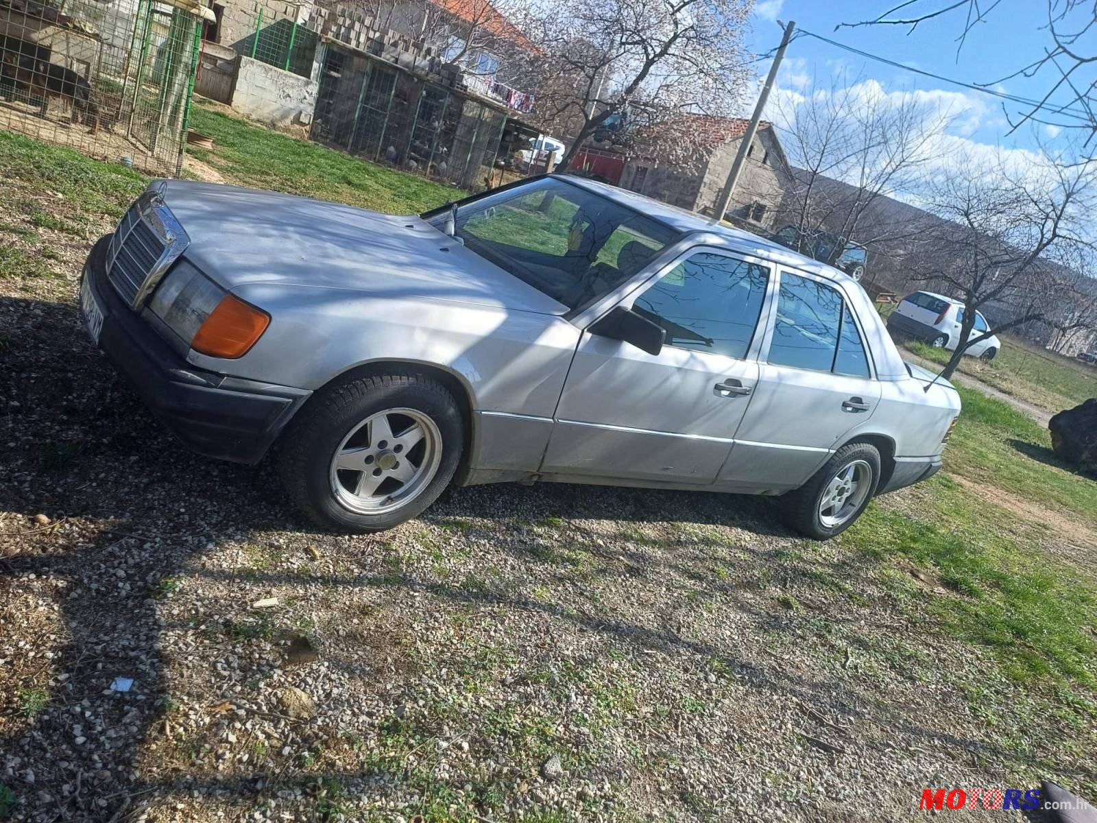 1989' Mercedes-Benz 124 250 T D photo #4