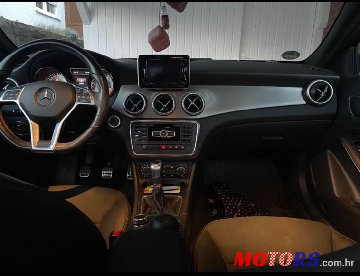 2017' Mercedes-Benz GLA 200 AMG Line photo #3