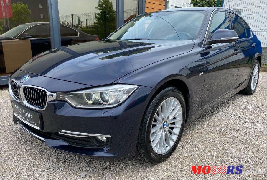 2013' BMW Serija 3 318D photo #1