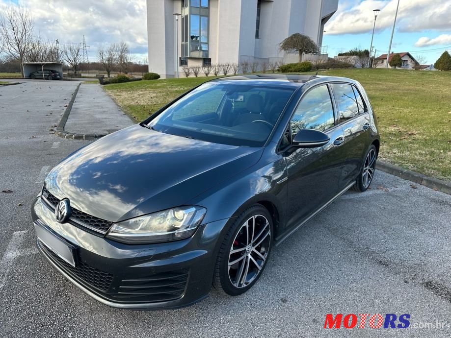 2014' Volkswagen Golf 7 2.0 Gtd photo #6