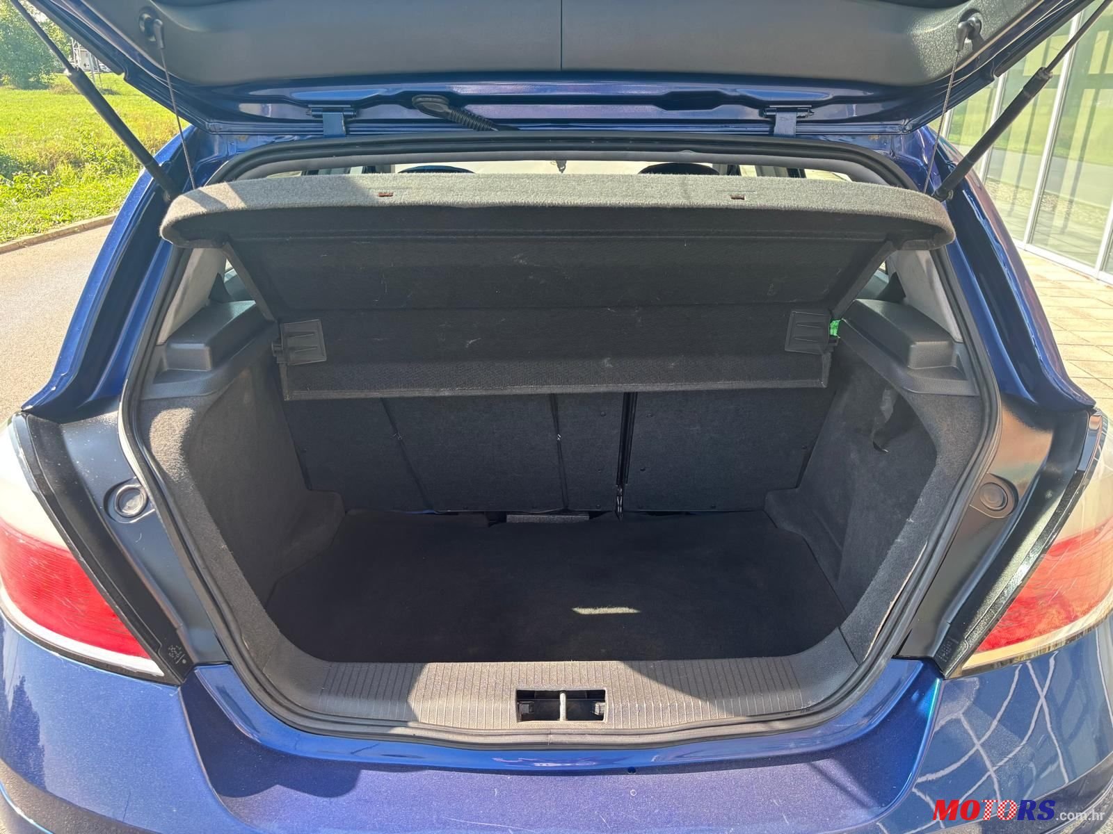 2004' Opel Astra 1,7 Cdti photo #5