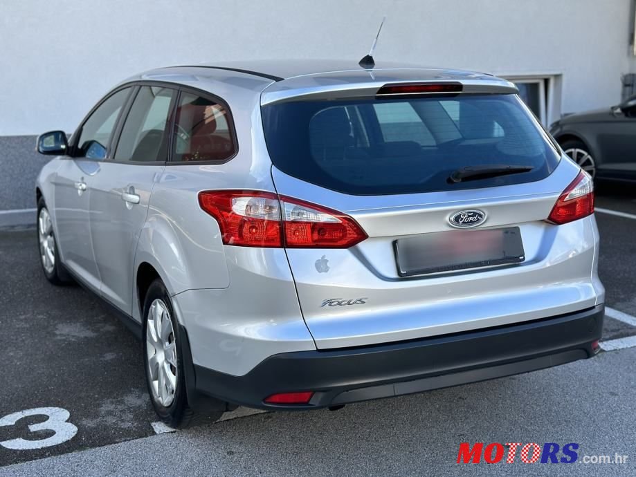 2011' Ford Focus Karavan photo #6