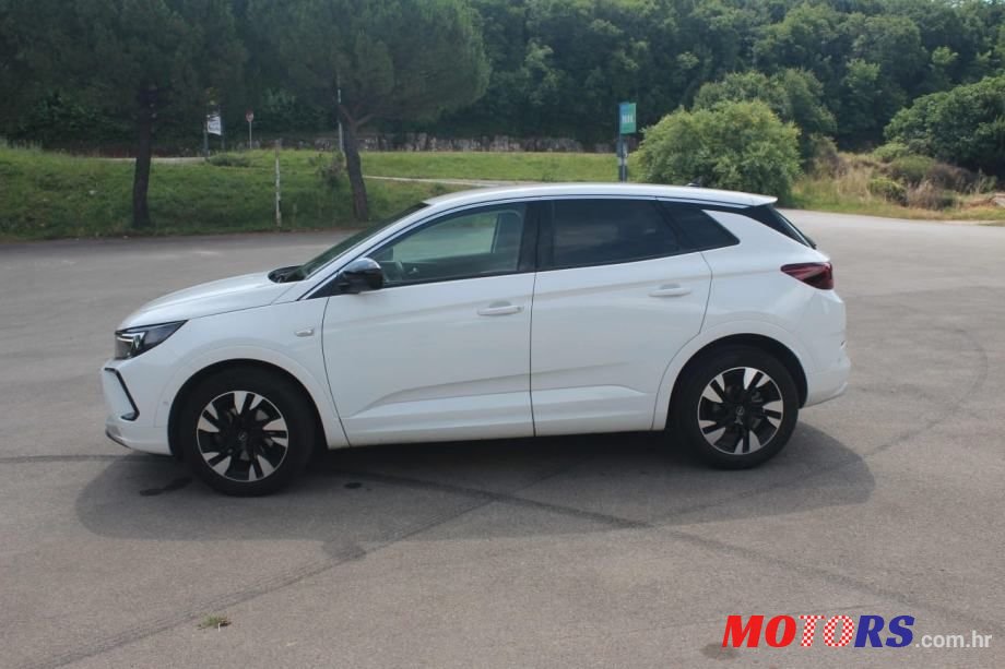 2023' Opel Grandland 1.5 Dth photo #2