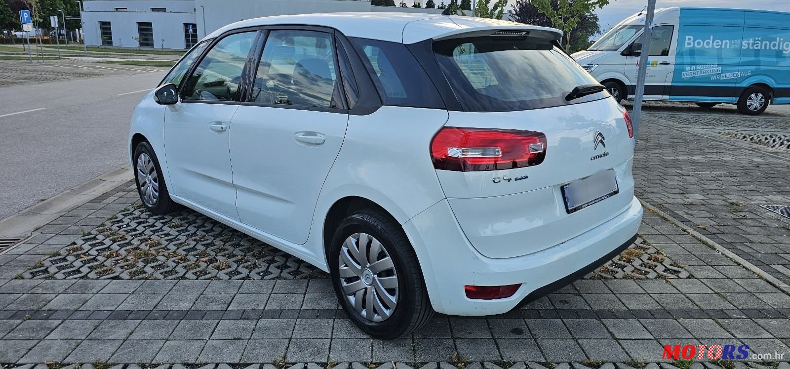 2016' Citroen C4 Picasso Bluehdi 100 photo #3