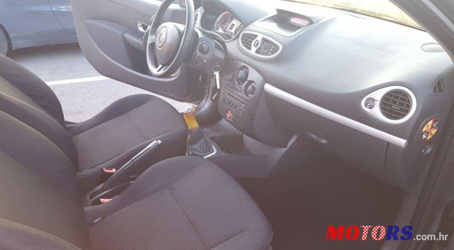 2007' Renault Clio 1,2 16V photo #2