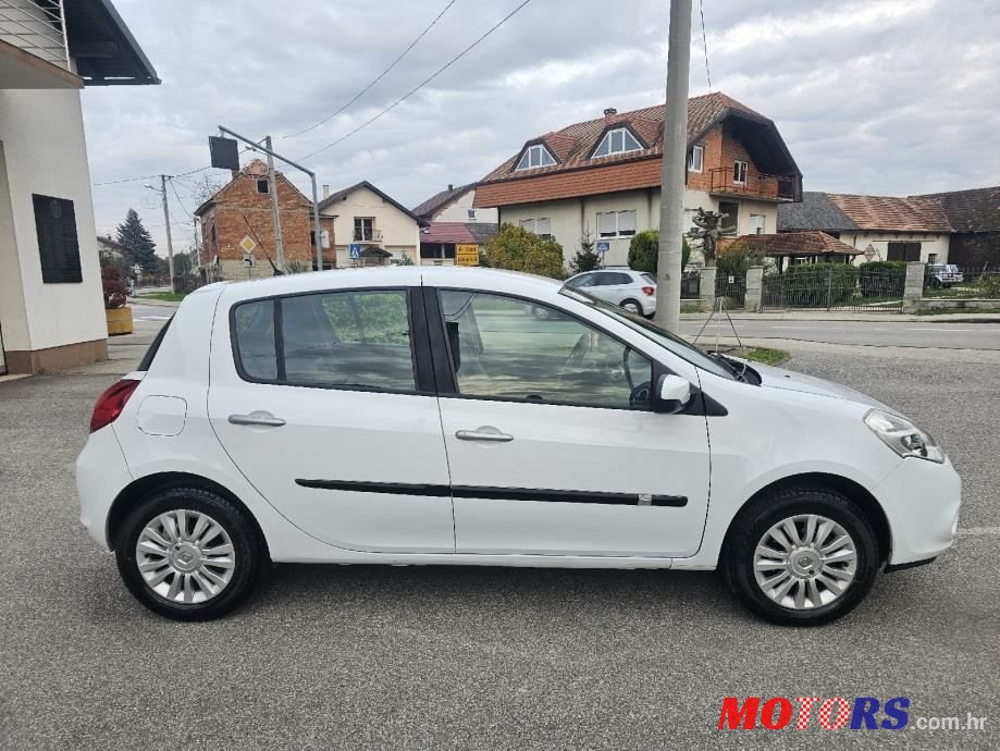 2011' Renault Clio 1,2 16V photo #6