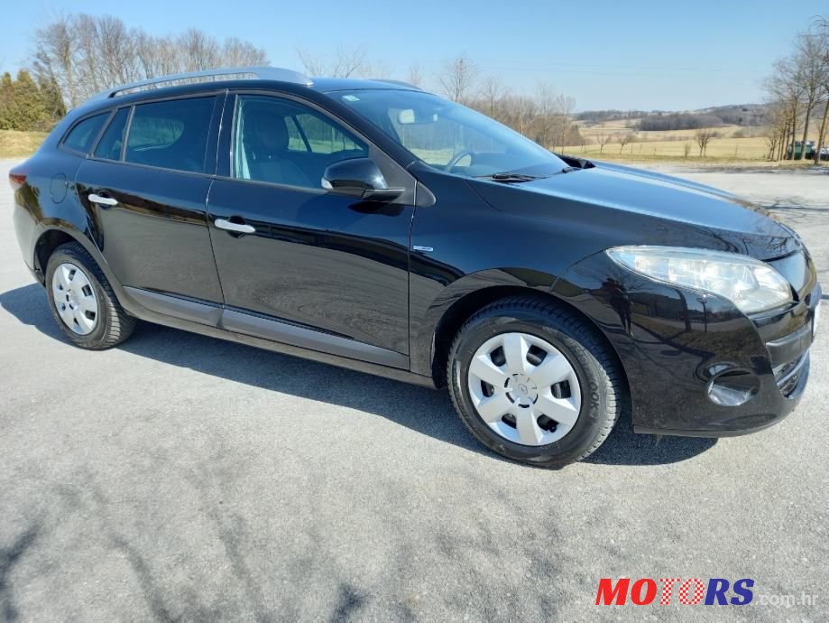 2011' Renault Megane Grandtour photo #6