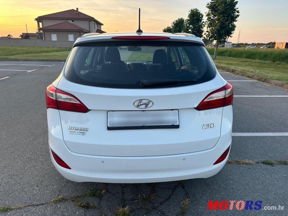 2015' Hyundai i30 1,6 Crdi photo #2
