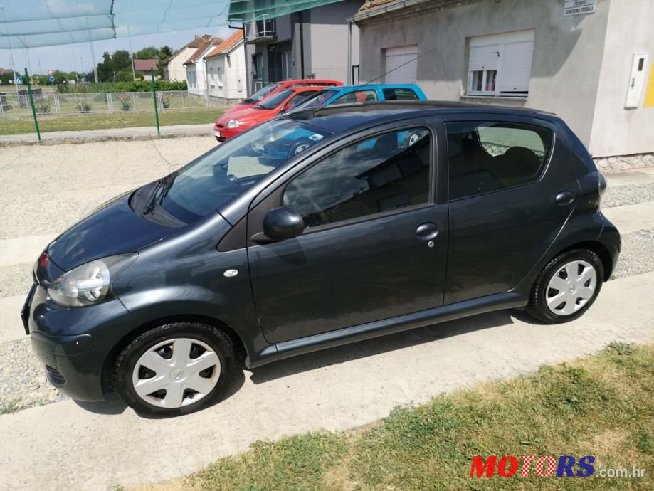 2009' Toyota Aygo 1,0 Vvt-I photo #3