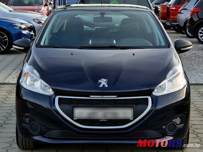 2013' Peugeot 208 1,0 Vti photo #2