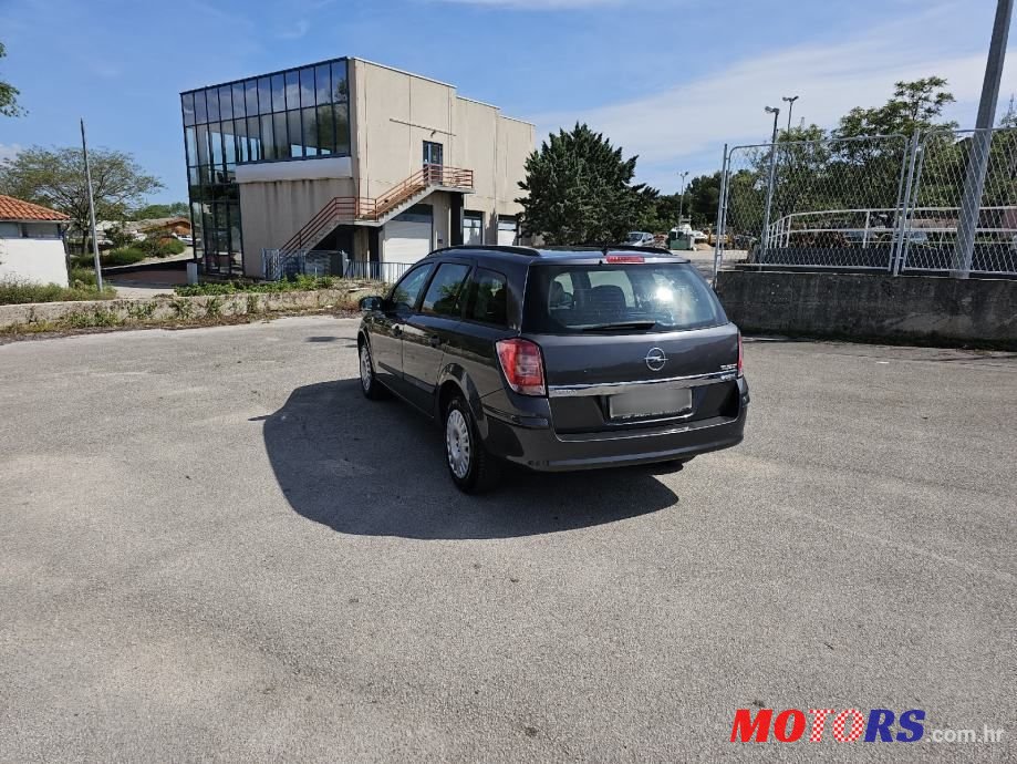 2009' Opel Astra Karavan photo #6