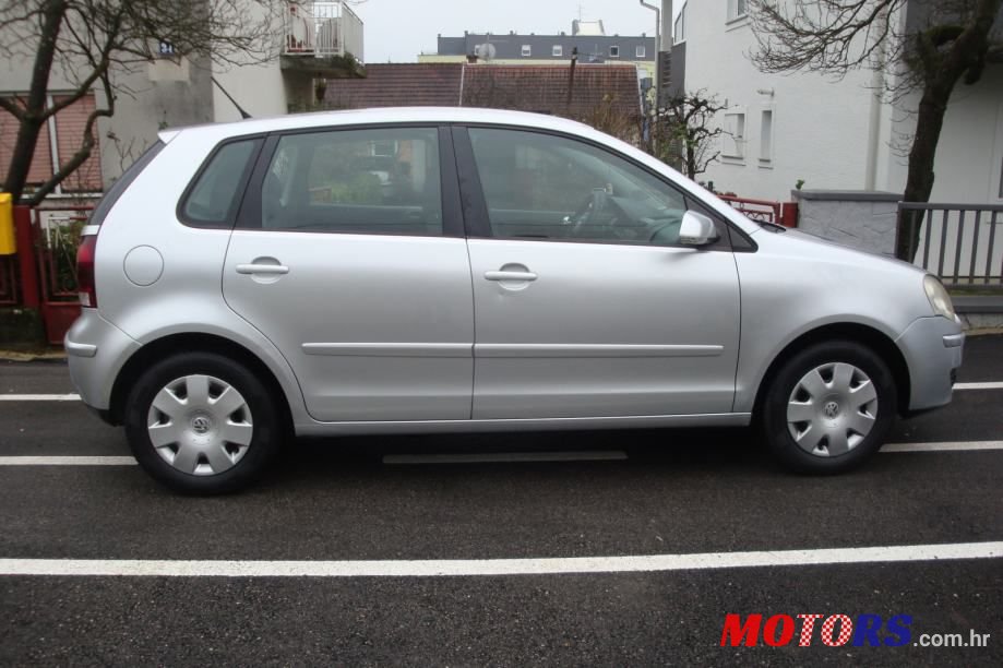 2006' Volkswagen Polo photo #3