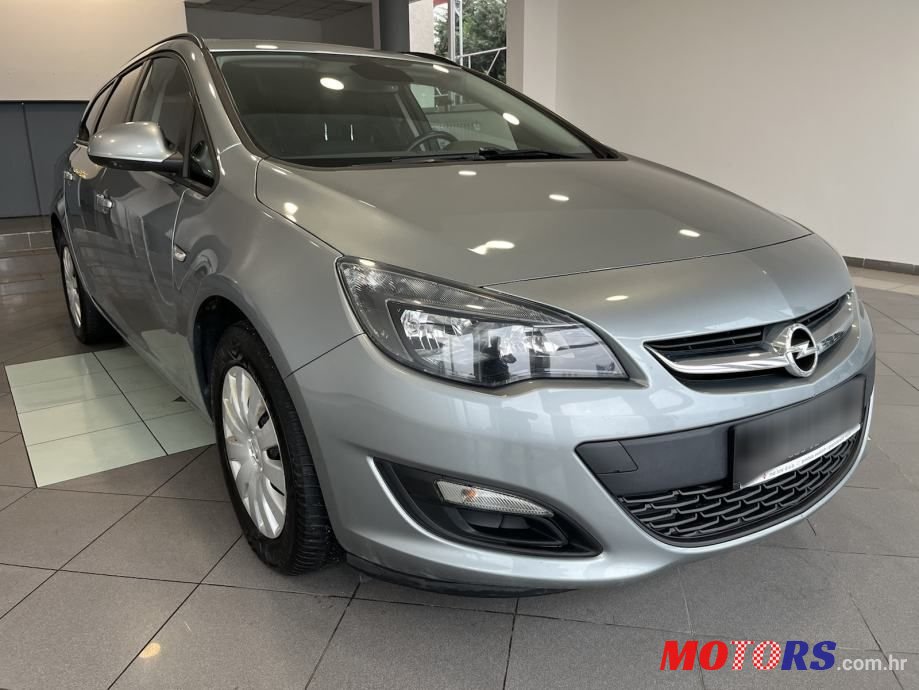 2015' Opel Astra Karavan photo #3