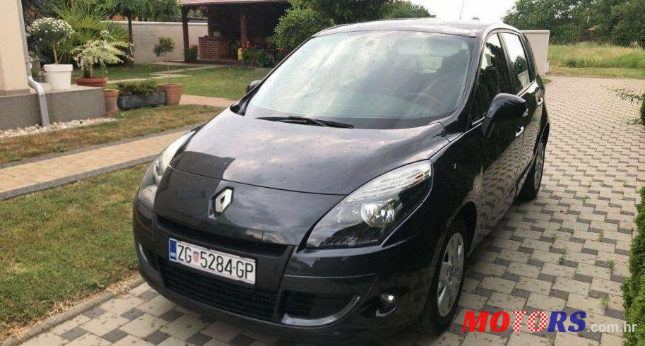 2011' Renault Scenic 1,5 Dci photo #1