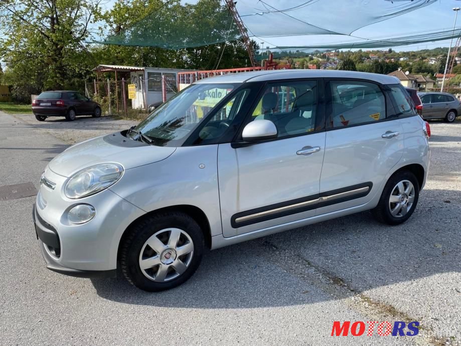 2013' Fiat 500L photo #1