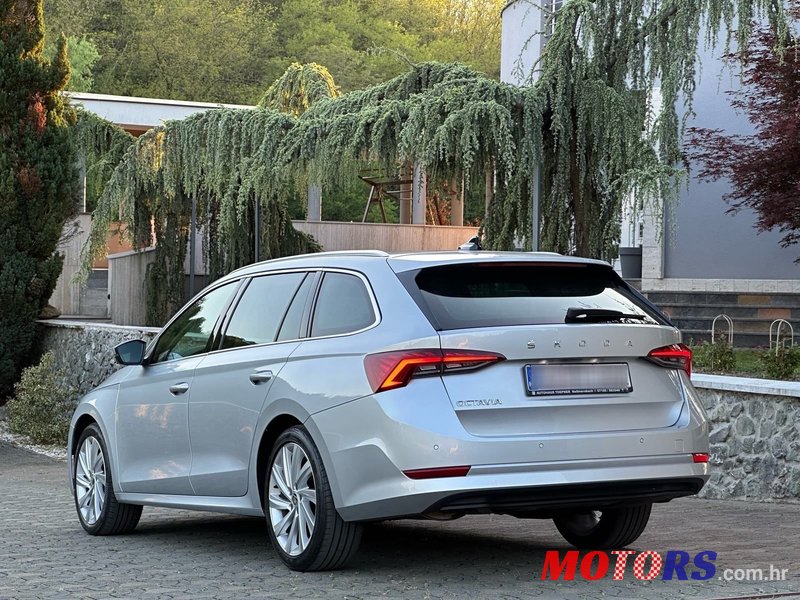 2020' Skoda Octavia Combi photo #1