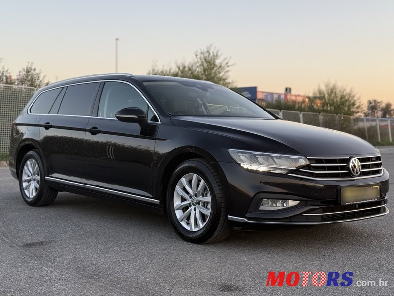 2020' Volkswagen Passat Variant photo #4