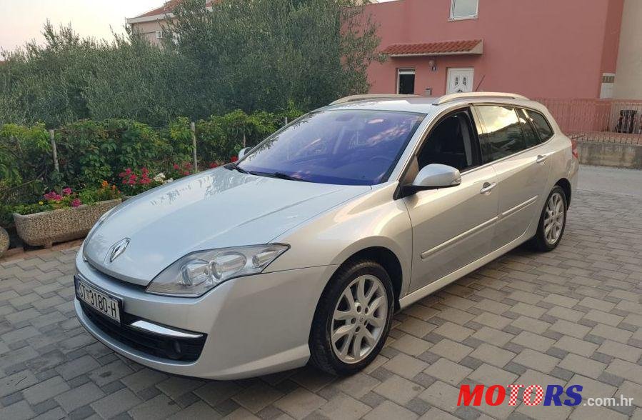 2008' Renault Laguna Grandtour photo #1