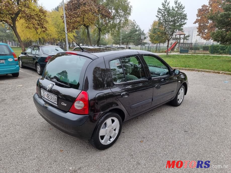 2004' Renault Clio photo #6